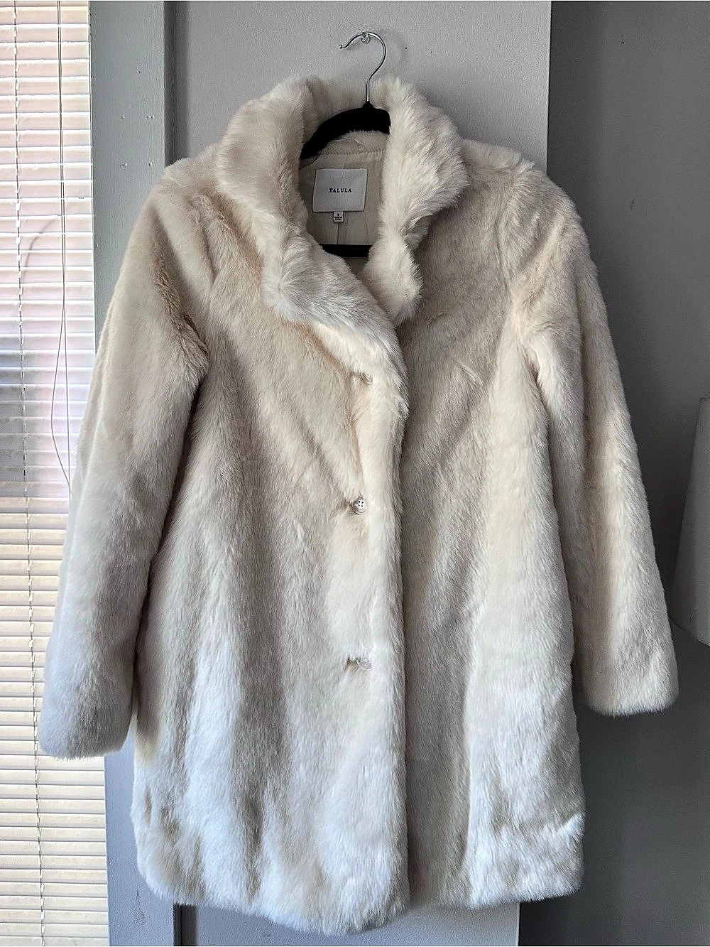 Talula Aritzia Off White Cream Faux Fur Coat Size Small~ Like New